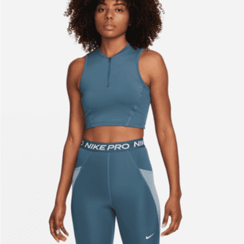 Nike Pro Women’s Cropped Tank And High Waisted Leggings With Pockets